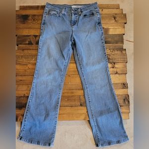DKNY- Light Wash Bootcut SoHo Jeans Size 8 short